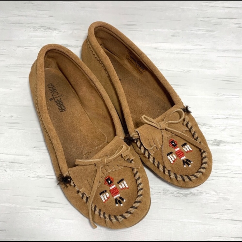 Minnetonka Buckskin Moccasins (Thunderbird)
